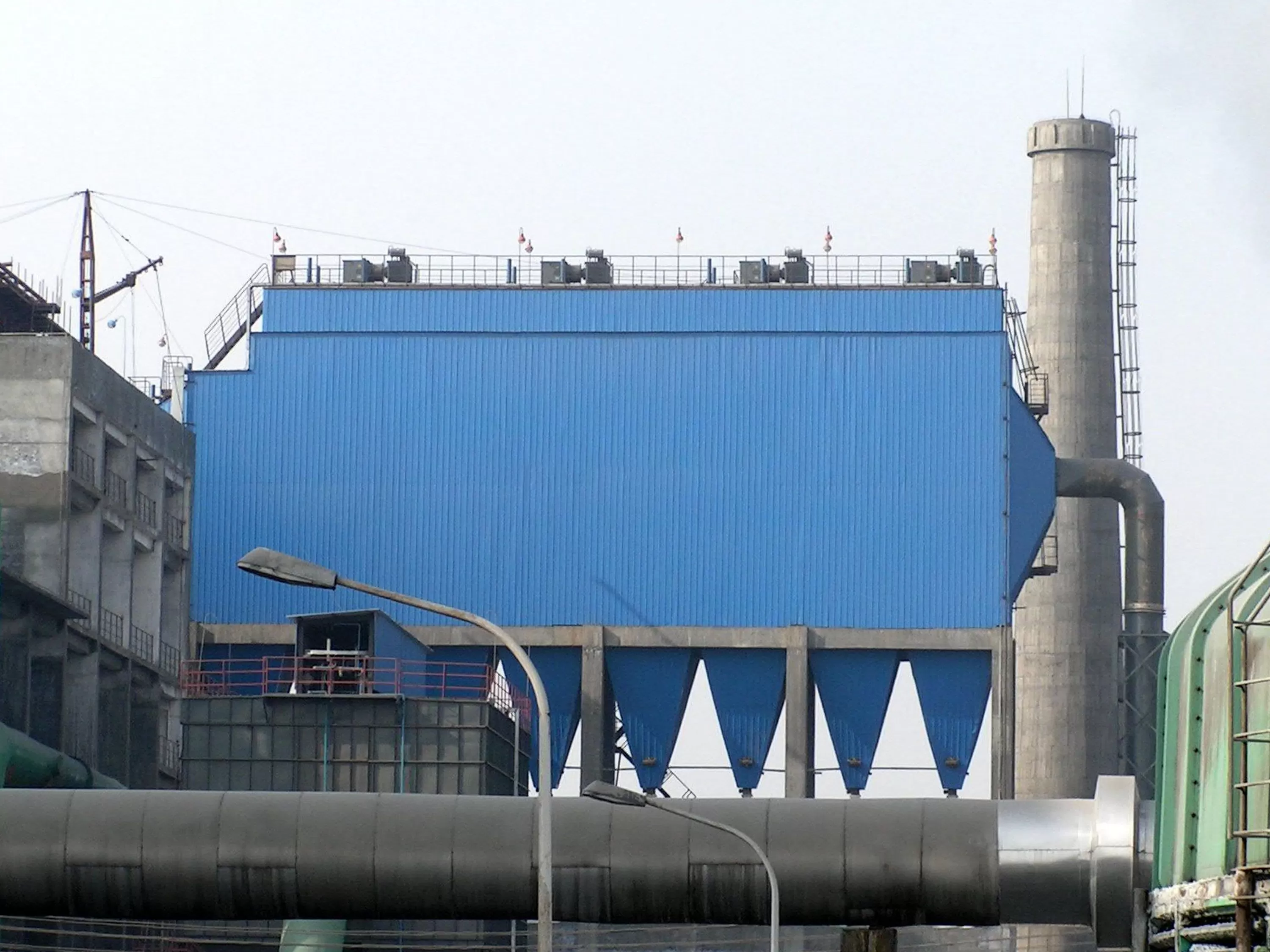 Horizontal electrostatic precipitator