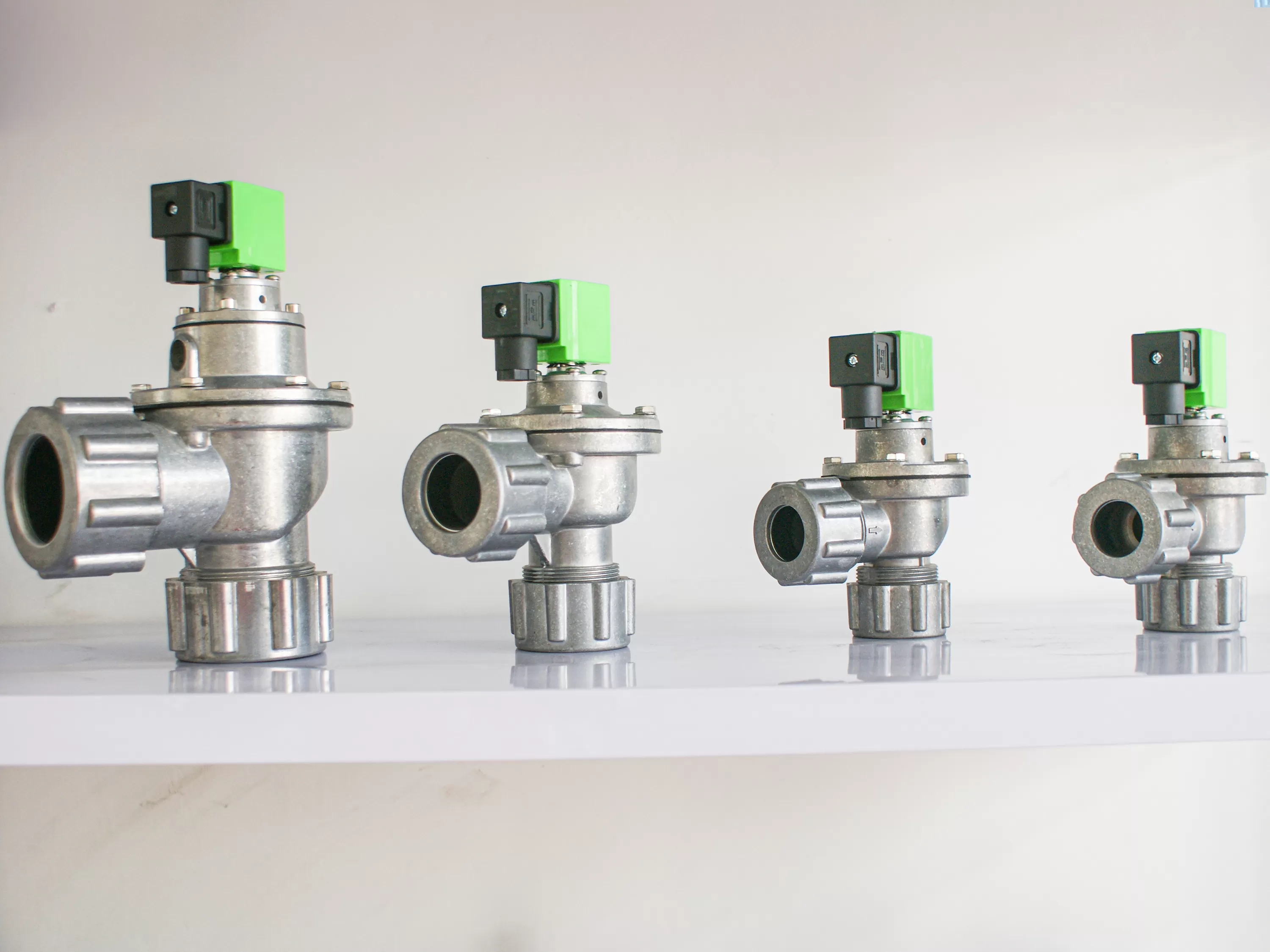 How Does The Electromagnetic Pulse Valve In The Bag Dust Collector Work?